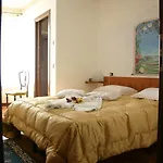 Hotel L'ospitalità Del Castello *
